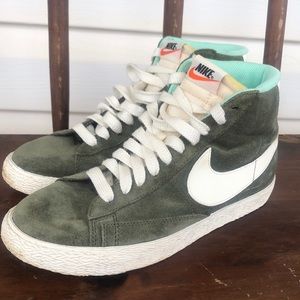 NIKE Men’s Hightop Sneakers